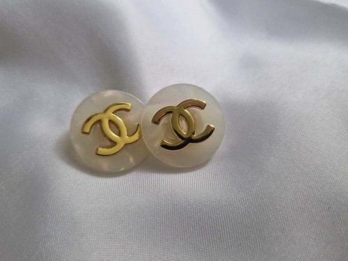 Lot two chanel - of,