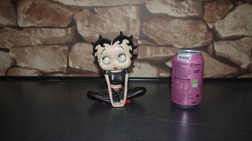 Betty boop sitting - betty,