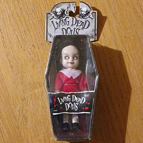 Mezco living dead dolls girl - dead,