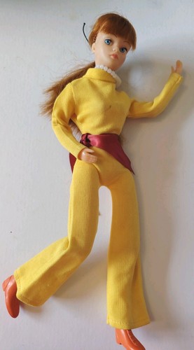 Palitoy uneeda dollikin action - dollikin,
