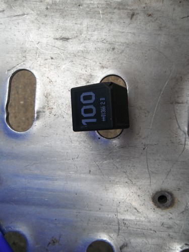 Passat genuine relay 100 - b6,