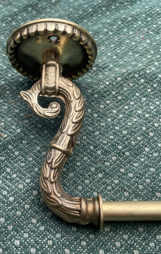 627mm cast brass tee towel - brass,