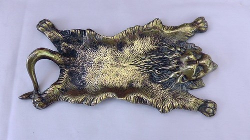 Mid century peerage lion pin - lion,