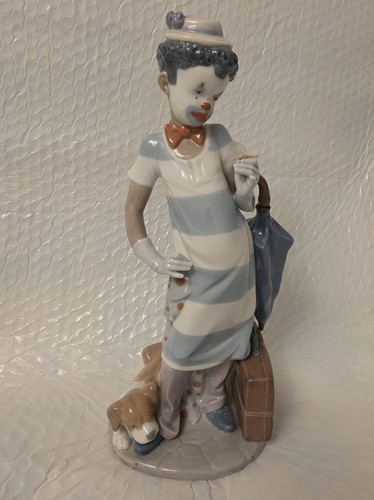 Nao lladro clown figurine dog - clown,