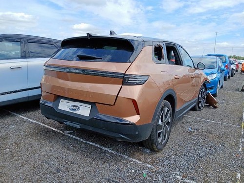 Vauxhall grandland hybrid - vauxhall,