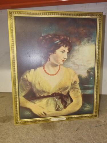 Vintage old biscuit tin - vintage, peek