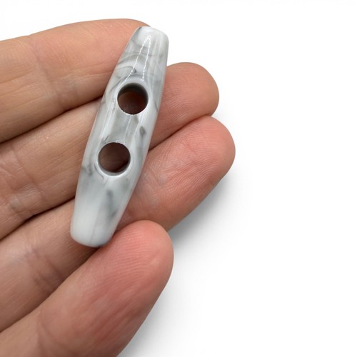 Resin toggle buttons white - resin,