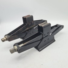 2 damaged jack Ferrari 308 328