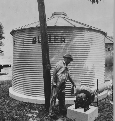 1950s 8x10 butler grain - grain, bin