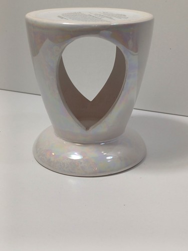 White ceramic wax melt - melt, burner
