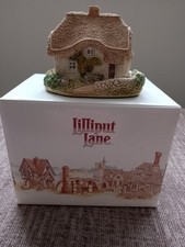 Lilliput Lane Clover Cottage