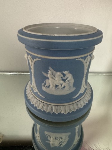 Antique wedgwood blue jasper - blue,