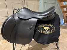 Black Country Quantum jump saddle 17” M to MW black excellent condition 2018