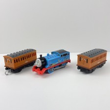 THOMAS & FRIENDS MOTORISED TRACKMASTER TRAIN - THOMAS ANNIE & CLARABELLE - VGC