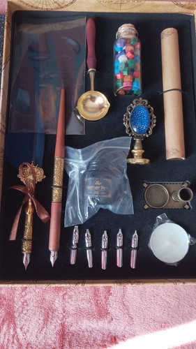 Writing set with feather - with,
