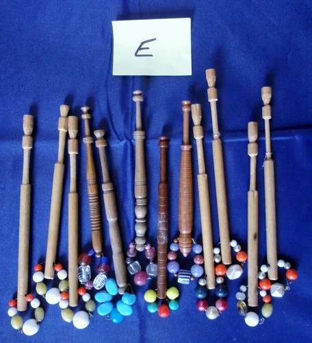 Antique wood lace bobbins - 12, x