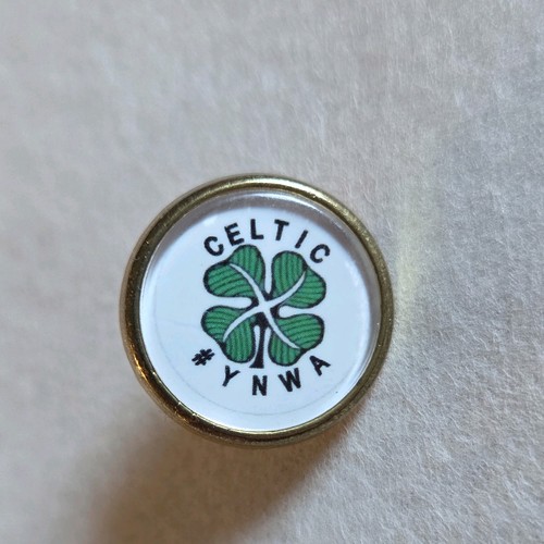 Retro celtic pin badge - retro, fc