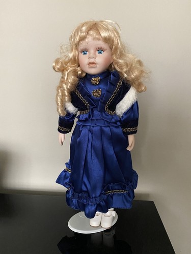 Porcelain collectors doll - collectors,