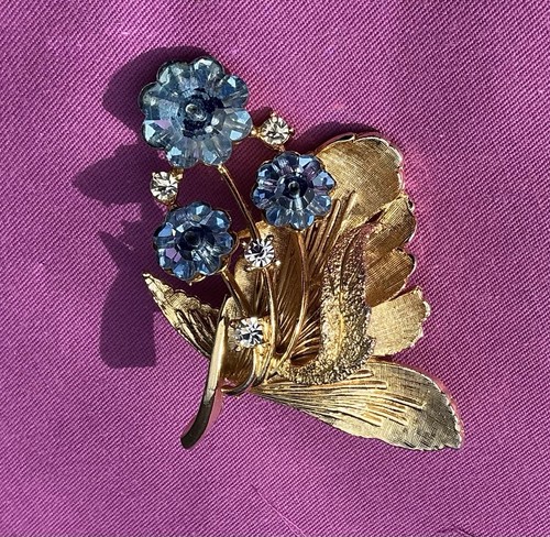 Rare vintage exquisite brooch - rare,