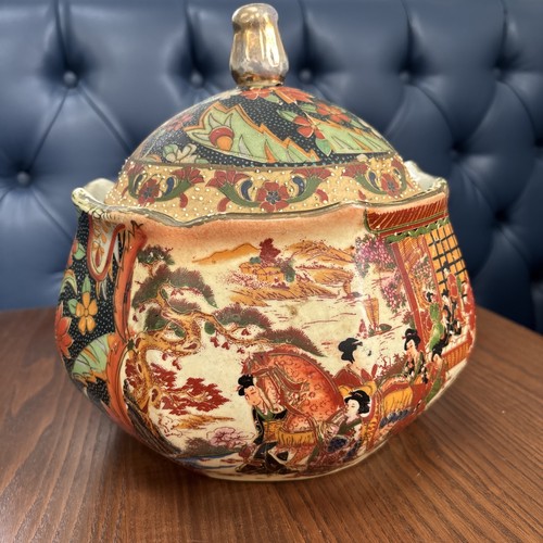 Beautiful vintage royal - beautiful,