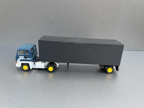 Scalextric truck axle 2 - scalextric, or