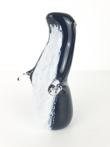 Wedgwood glass otter - otter, black