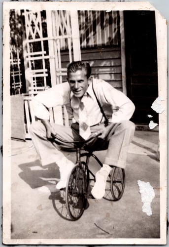 Vintage 1930s snapshot photo - 1930s,