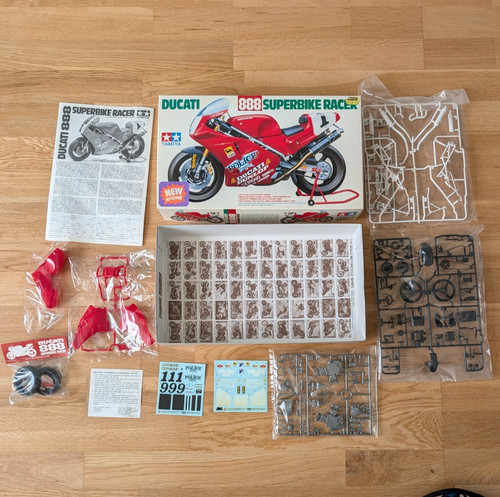 Tamiya model ducati 888 - model,