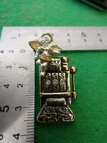 Vtg lucky day slot machine - lucky,