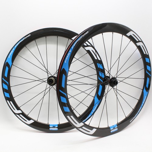 700c road bike - bike, carbon