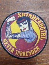 SKINHEAD GIRL NEVER SURRENDER