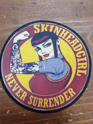 Skinhead girl never surrender - girl,