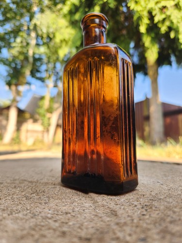 Antique amber poison - 3/8'', amber,