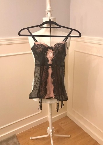 Vintage retro style pink lace