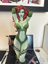 Sideshow Poison Ivy - Green With Envy- Premium Format Figure