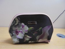 Ted Baker Vanity/Make up/Wash