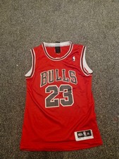 Vintage chicago bulls Jordan jersey. Printed signature. Nike brand. 