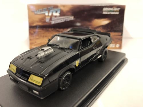 Mad max last the v8 - mad,