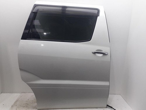 Toyota estima right rear door - estima,