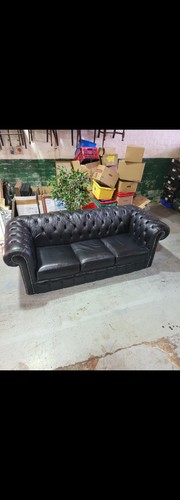 Black leather chesterfield - black,