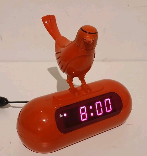Vintage red habitat - habitat, robot