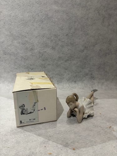 Lladro nao figurine resting - lladro,