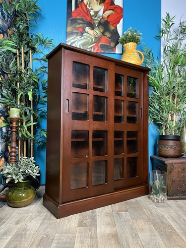 Mahogany finish media - unit, cd