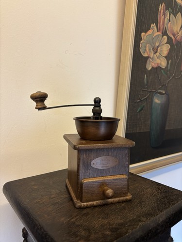 Vintage manual coffee grinder - manual,