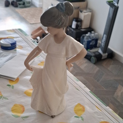 Nao for lladro - nao, “how