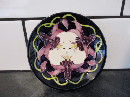 Moorcroft pottery fuchsia - ,