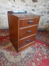 VINTAGE CHEST OF DRAWERS