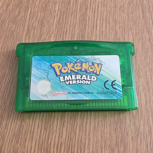 Nintendo pokémon emerald - pokémon,