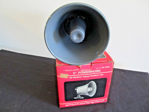 Vintage radio shack realistic - radio,