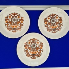 Cassandra Hostess Tableware